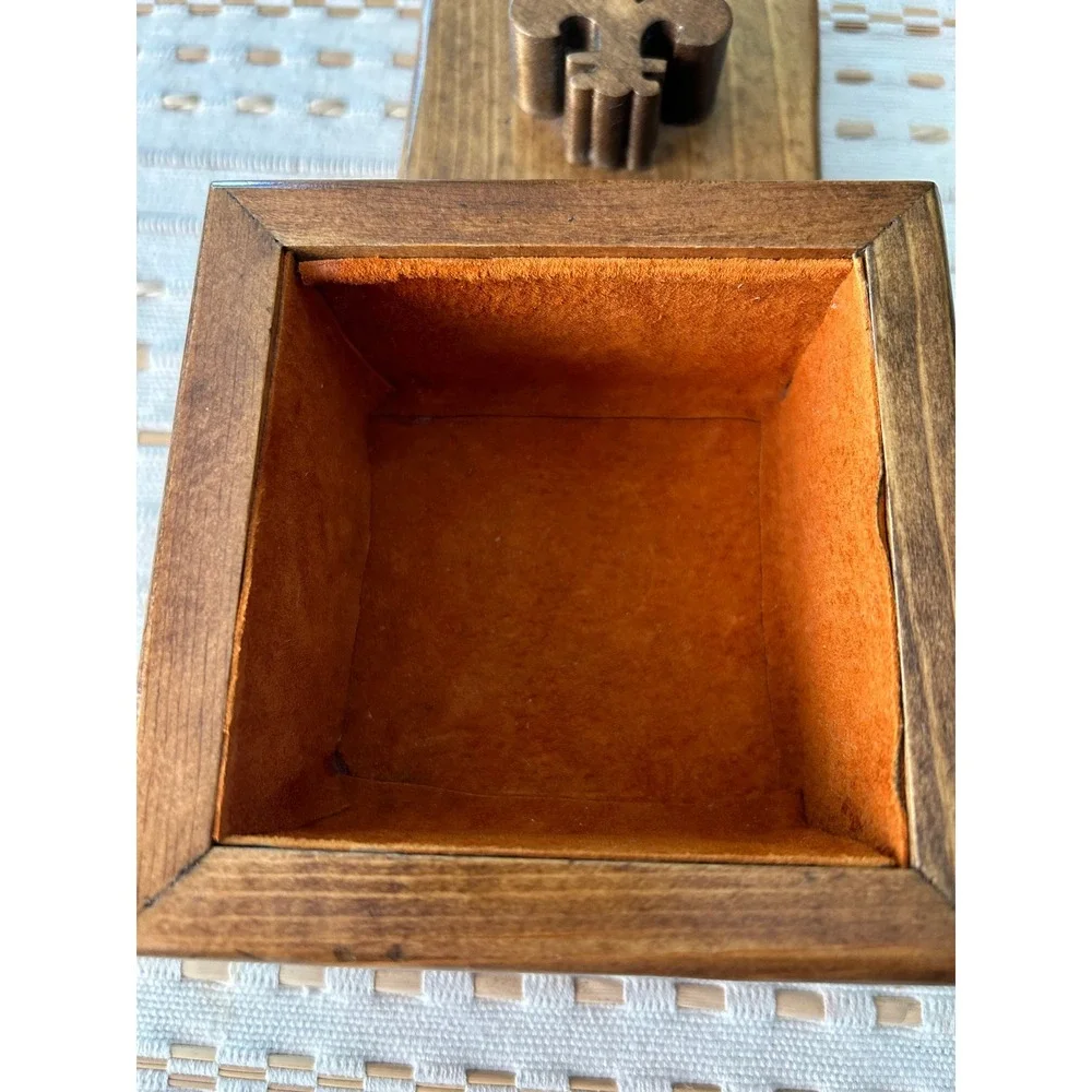 Vintage‎ wooden box